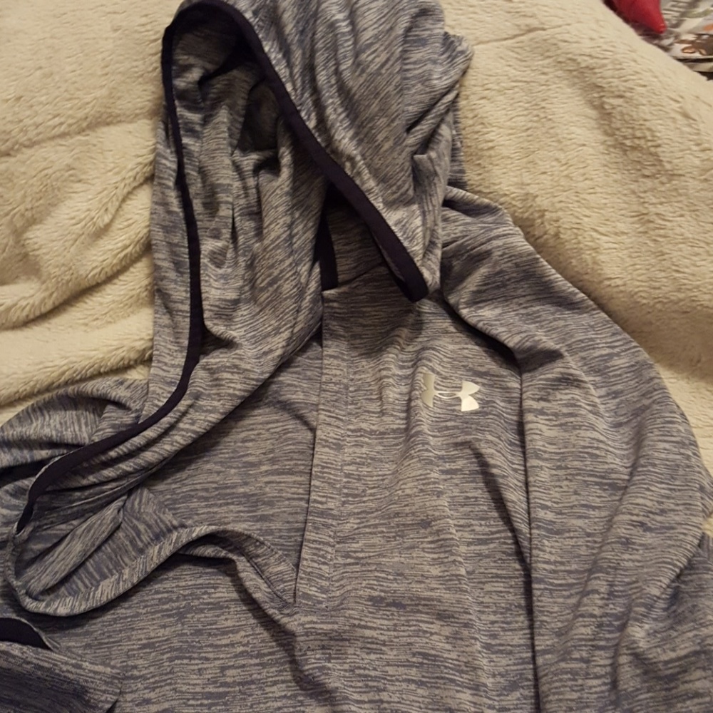 Large Under Armour Heat Gear Ladies shirt